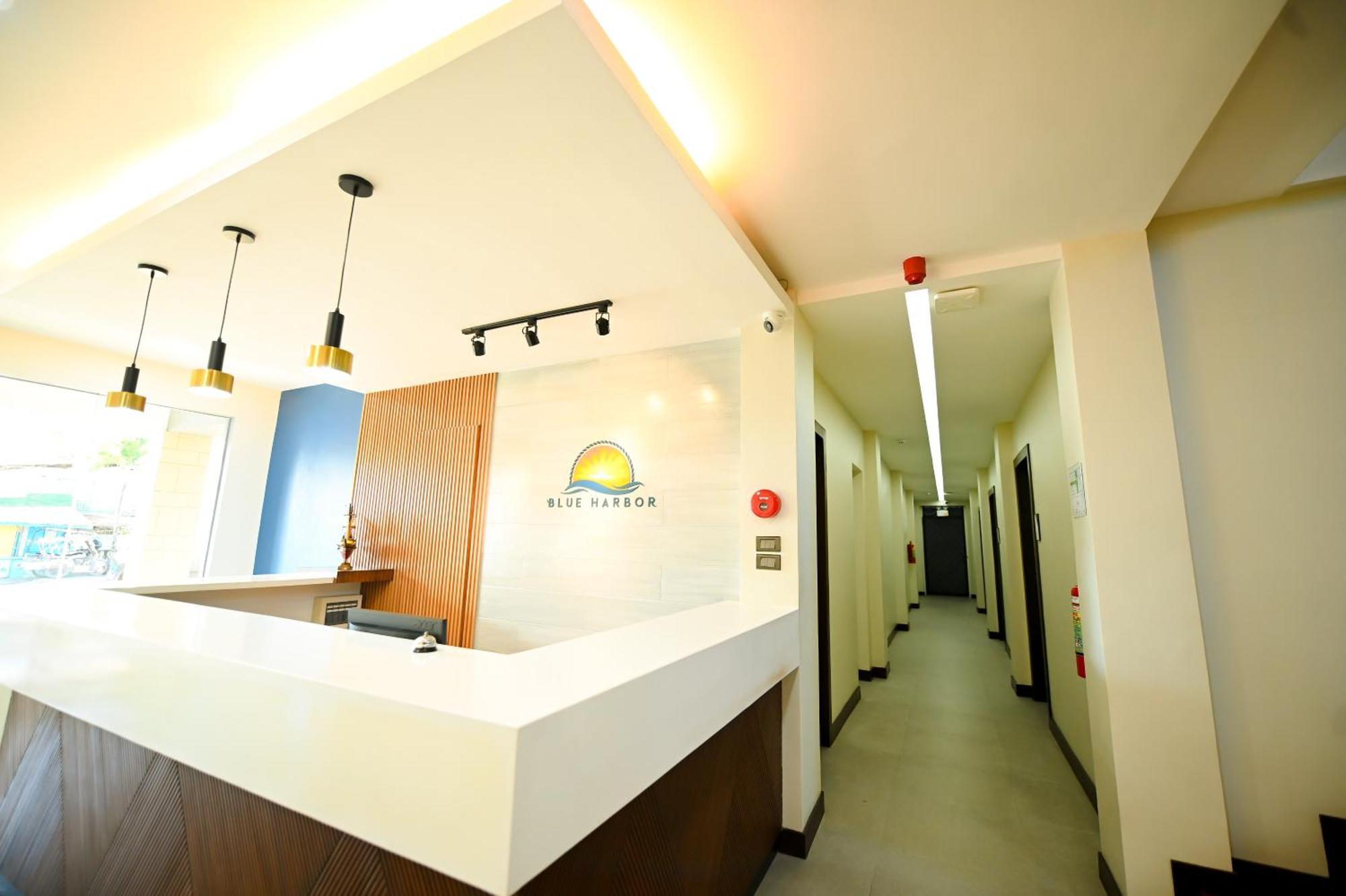Blue Harbor Hotel Calapan Dış mekan fotoğraf