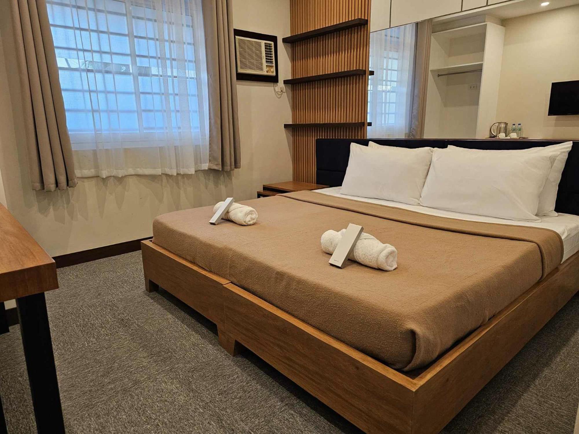 Blue Harbor Hotel Calapan Dış mekan fotoğraf