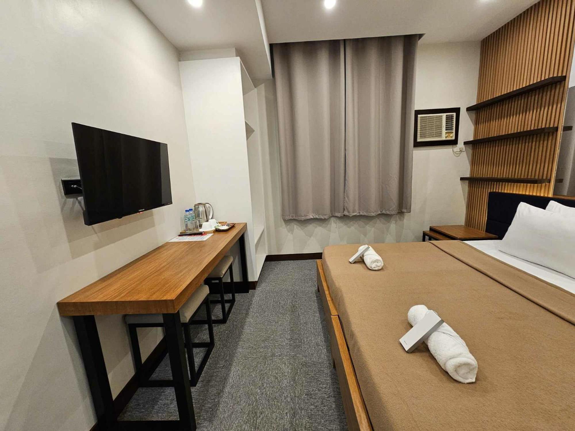 Blue Harbor Hotel Calapan Dış mekan fotoğraf