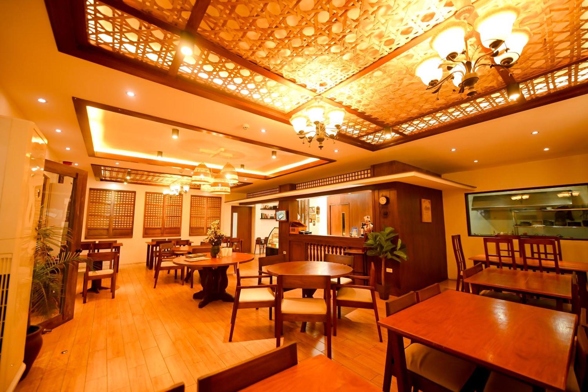 Blue Harbor Hotel Calapan Dış mekan fotoğraf